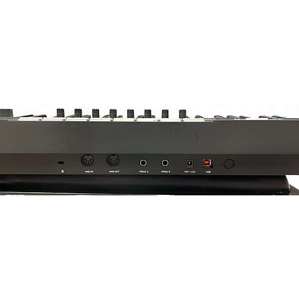 Used Native Instruments Komplete Kontrol S49 MIDI Controller