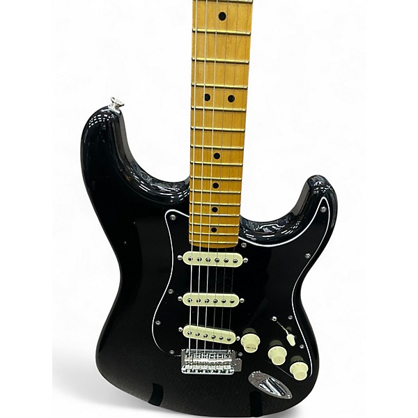 Used Fender PLAYER II STRATOCASTER Black Solid Body Electric Guitar