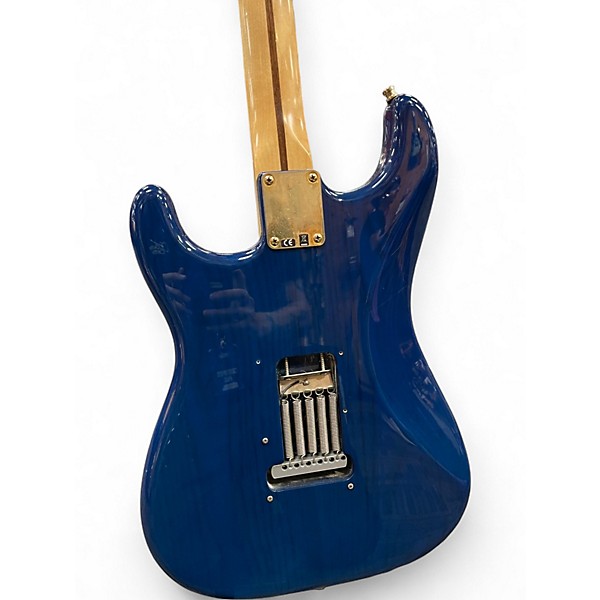 Used 2010 Fender Deluxe Players Stratocaster Blue Solid Body Electric Guitar