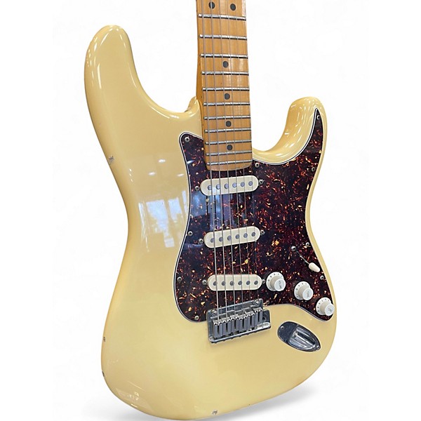 Used 1987 Fender American Standard Stratocaster Buttercream Solid Body Electric Guitar