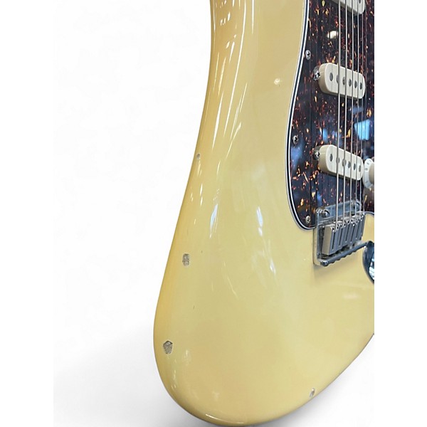 Used 1987 Fender American Standard Stratocaster Buttercream Solid Body Electric Guitar