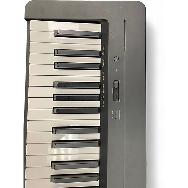 Used Yamaha P-143B Digital Piano