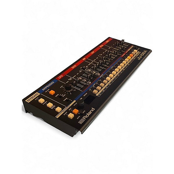 Used Roland JU-06A Boutique JUNO-60 & JUNO-106 Synthesizer Module Synthesizer
