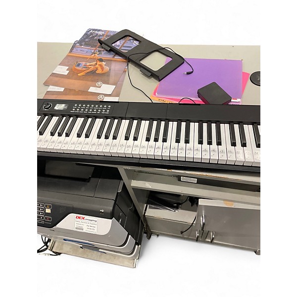 Used Rivvta 88 KEY KEYBOARD