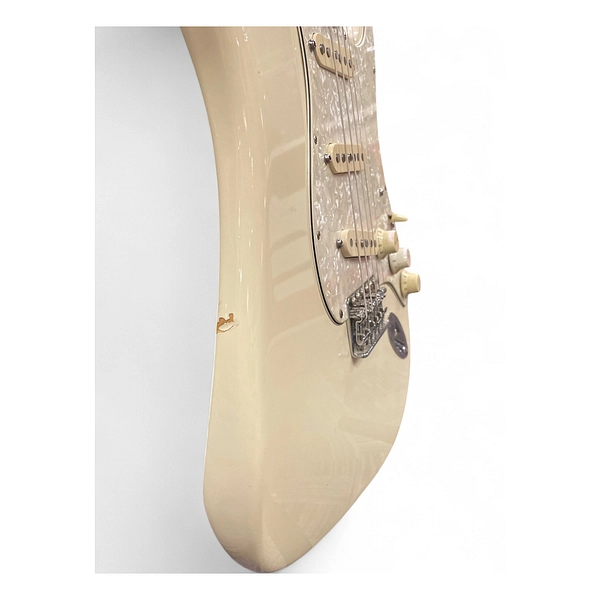 Vintage 1996 Fender Standard Stratocaster Olympic White Solid Body Electric Guitar