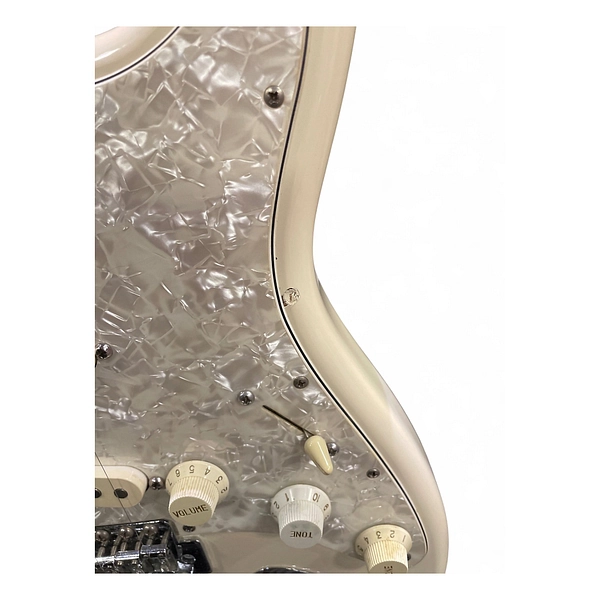 Vintage 1996 Fender Standard Stratocaster Olympic White Solid Body Electric Guitar