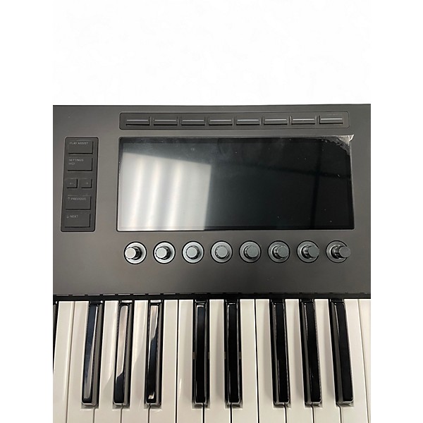 Used Native Instruments KOMPLETE KONTROL S61 MK3 MIDI Controller