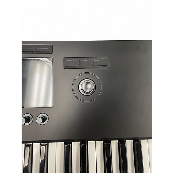 Used Native Instruments KOMPLETE KONTROL S61 MK3 MIDI Controller