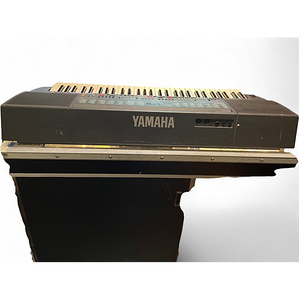 Used Yamaha PSR500 61-Key Portable Keyboard