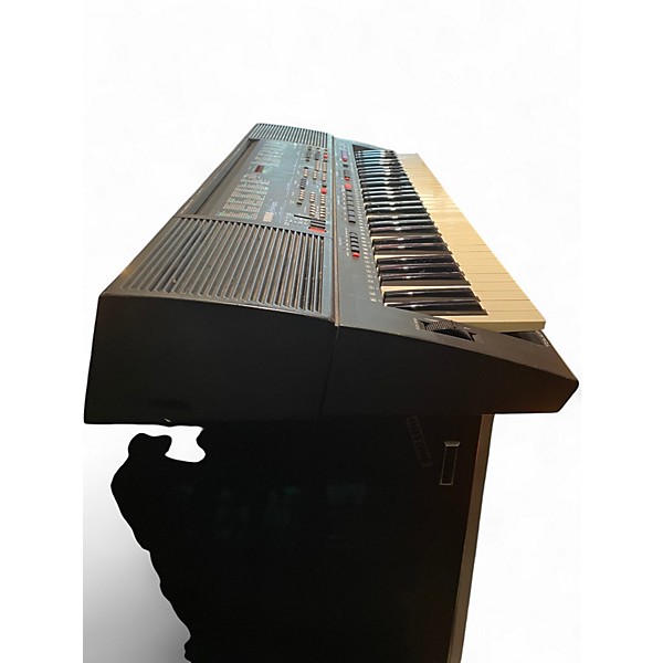 Used Yamaha PSR500 61-Key Portable Keyboard