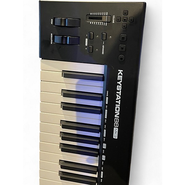 Used M-Audio KEYSTATION 88 MK3 MIDI Controller