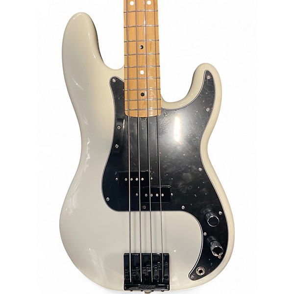 Used Fender Dee Dee Ramone Precision Bass White Electric Bass Guitar
