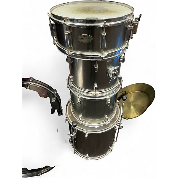 Used Pearl 5 Piece Forum Silver Drum Kit