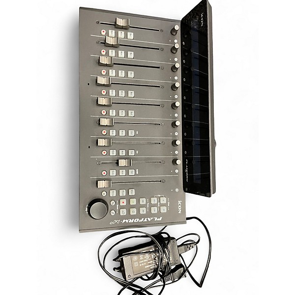 Used Icon PLATFORM M+ WITH ADDITIONAL SCREEN MIDI Interface