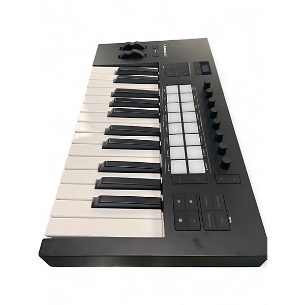Used Novation LAUNCHKEY 25 MK4 MIDI Controller
