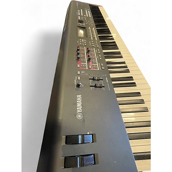 Used Yamaha MOXF8 88 Key Keyboard Workstation