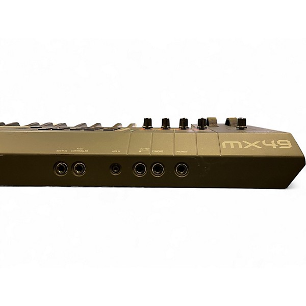 Used Yamaha MX49 49 Key Keyboard Workstation