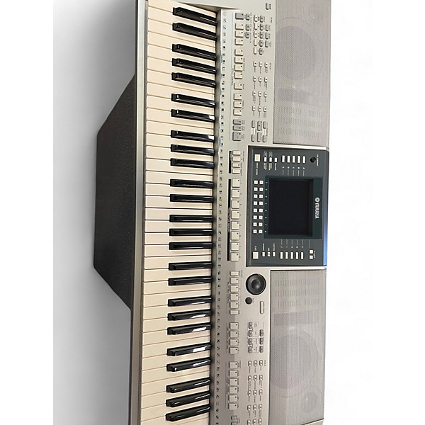 Used Yamaha PSRS710 Keyboard Workstation