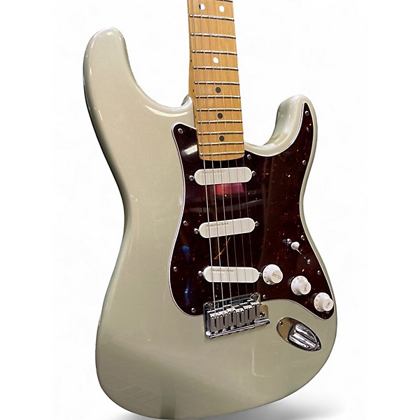 Used Fender Deluxe Plus Stratocaster Inca Silver Solid Body Electric Guitar