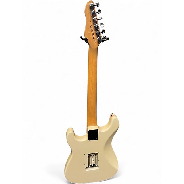Used Peavey PREDATOR WHITE Solid Body Electric Guitar