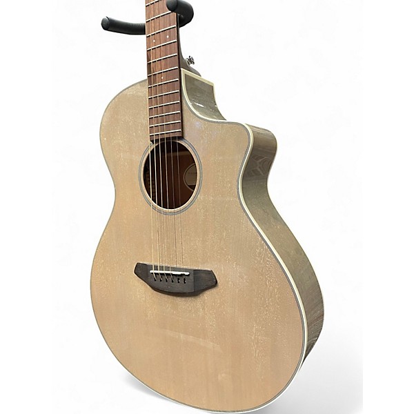 Used Breedlove Discovery Concert Natural Acoustic Guitar