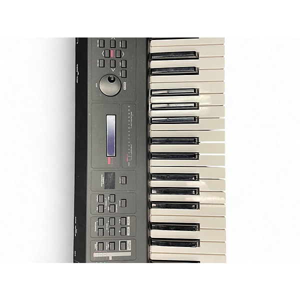 Used Yamaha MX61 61 Key Keyboard Workstation