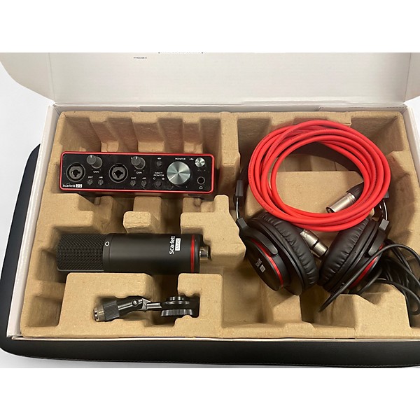Used Focusrite SCARLETT 2I2 STUDIO