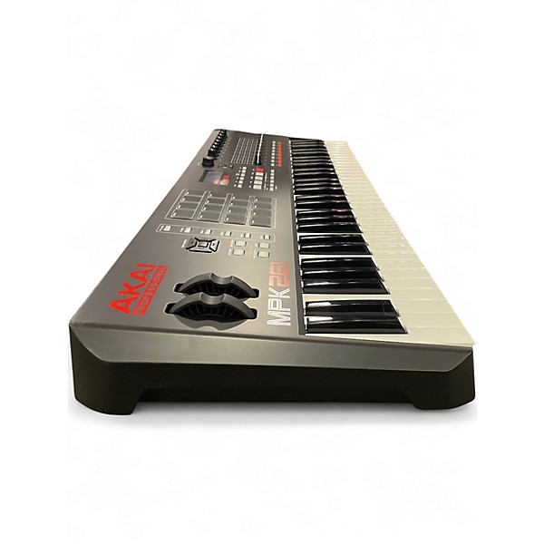 Used Yamaha MOXF6 61 Key Keyboard Workstation