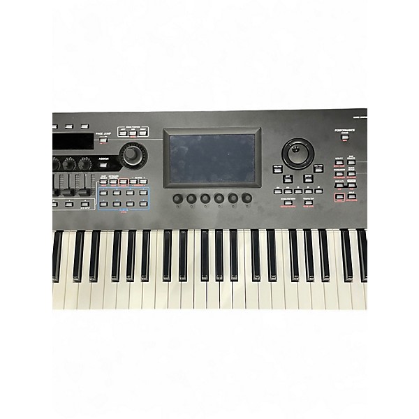 Used Yamaha MONTAGE M6 Keyboard Workstation