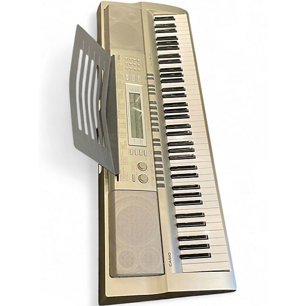 Used Casio WK200 76 Key Keyboard Workstation