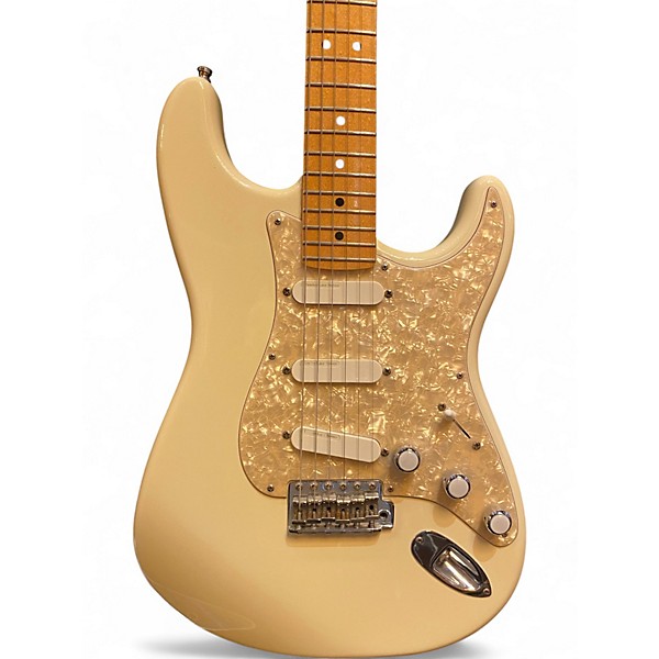 Used 1998 Fender Artist Series Eric Clapton Stratocaster White Solid Body Electric Guitar