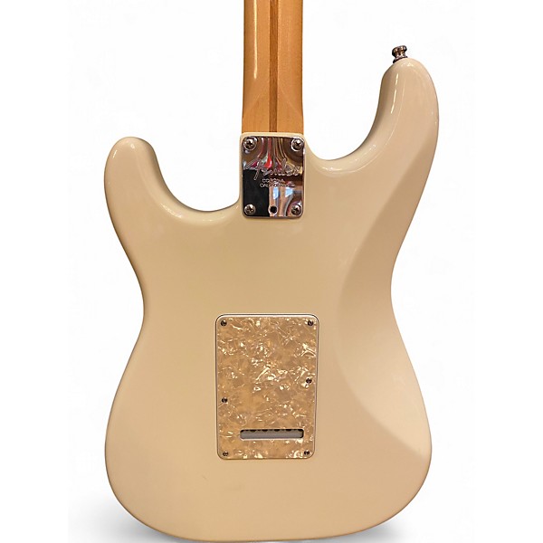 Used 1998 Fender Artist Series Eric Clapton Stratocaster White Solid Body Electric Guitar