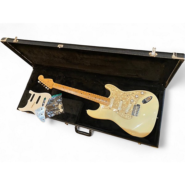 Used 1998 Fender Artist Series Eric Clapton Stratocaster White Solid Body Electric Guitar
