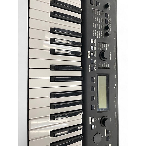 Used KORG Kross 61 Key Keyboard Workstation