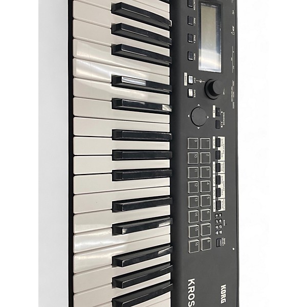 Used KORG Kross 61 Key Keyboard Workstation