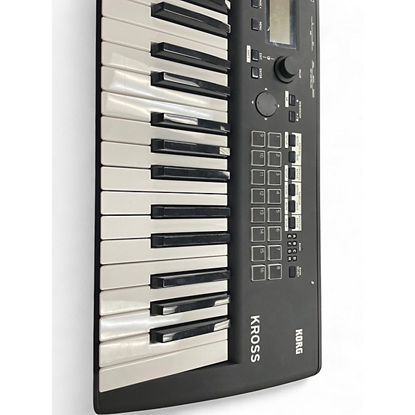 Used KORG Kross 61 Key Keyboard Workstation
