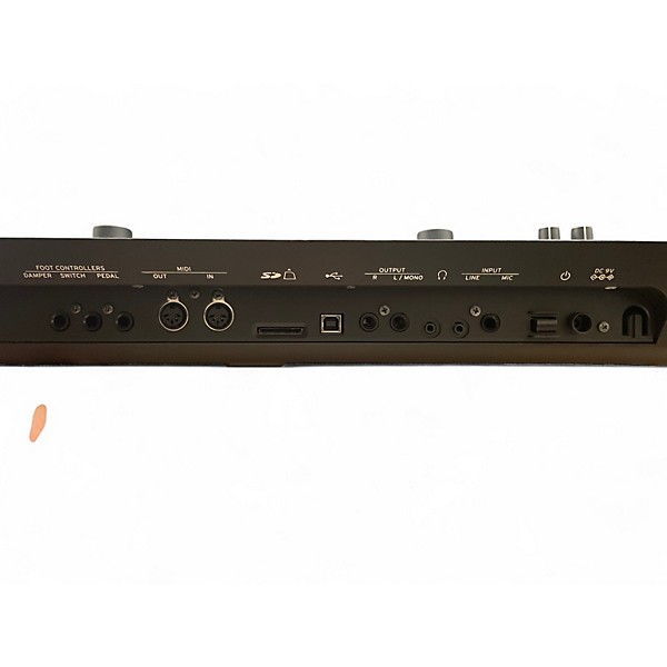 Used KORG Kross 61 Key Keyboard Workstation