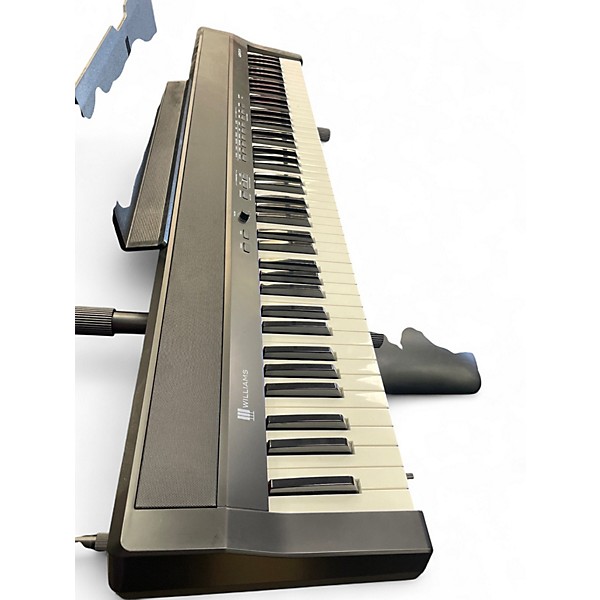 Used Williams legato iv Digital Piano