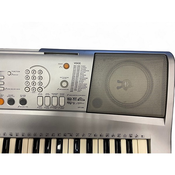 Used Yamaha YPT300 Keyboard Workstation