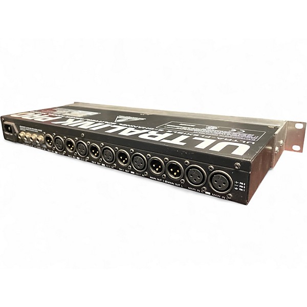 Used Behringer MX882 Unpowered Mixer