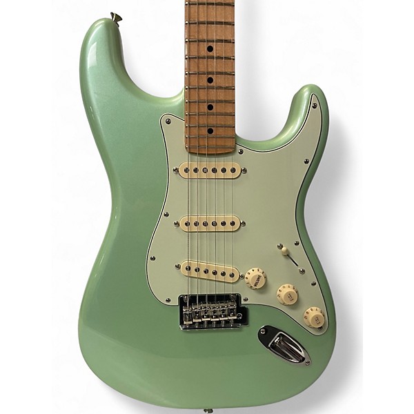 Used Fender Limited Edition Player Stratocaster Seafoam Pearl Solid Body Electric Guitar