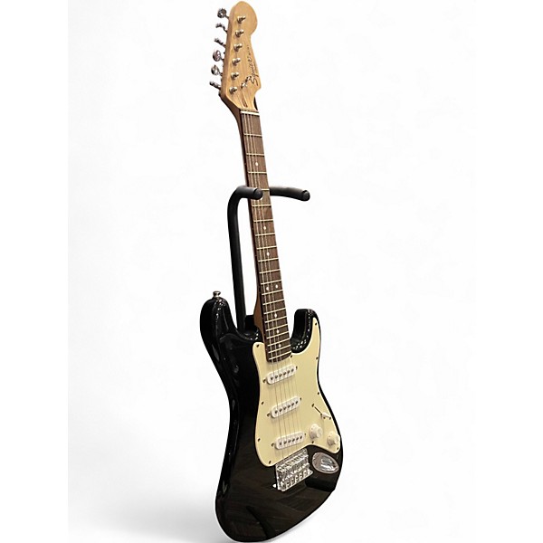 Used Squier Mini Affinity Stratocaster Black and White Electric Guitar