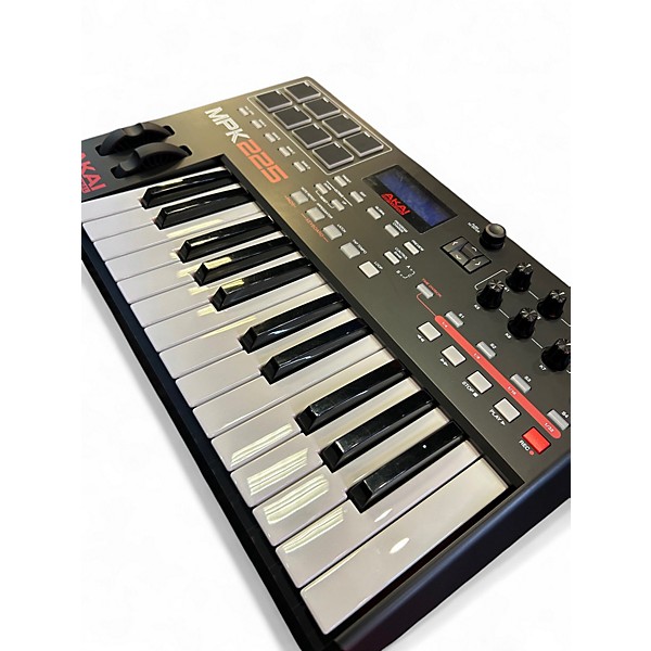 Used Akai Professional MPK225 25-Key MIDI Controller