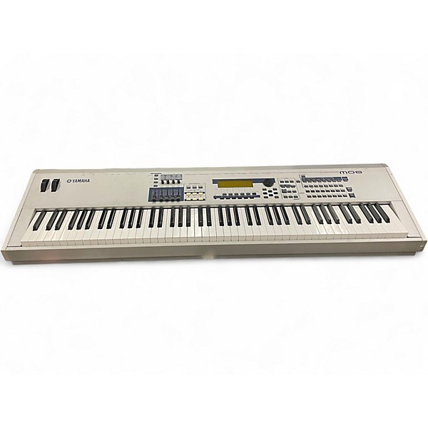 Used Yamaha MO8 88 Key Keyboard Workstation