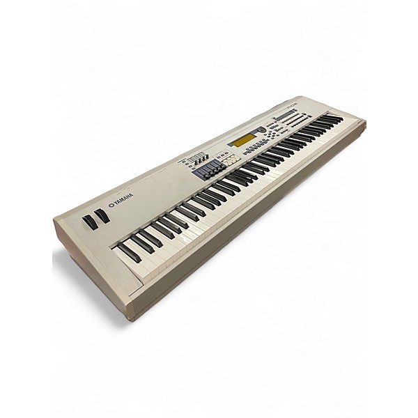 Used Yamaha MO8 88 Key Keyboard Workstation