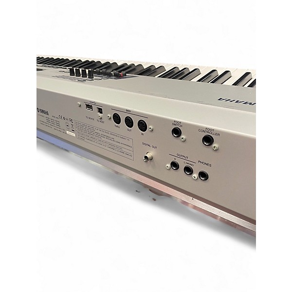 Used Yamaha MO8 88 Key Keyboard Workstation