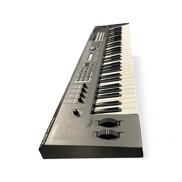 Used Yamaha MX61 61 Key Keyboard Workstation