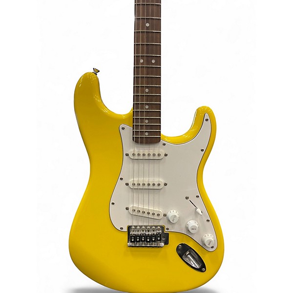 Used 2020 Squier Affinity Stratocaster Yellow Solid Body Electric Guitar