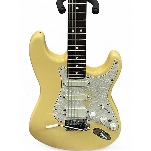 Vintage 1990s Fender Artist Series Jeff Beck Stratocaster Vintage White Solid Body Electric Guitar