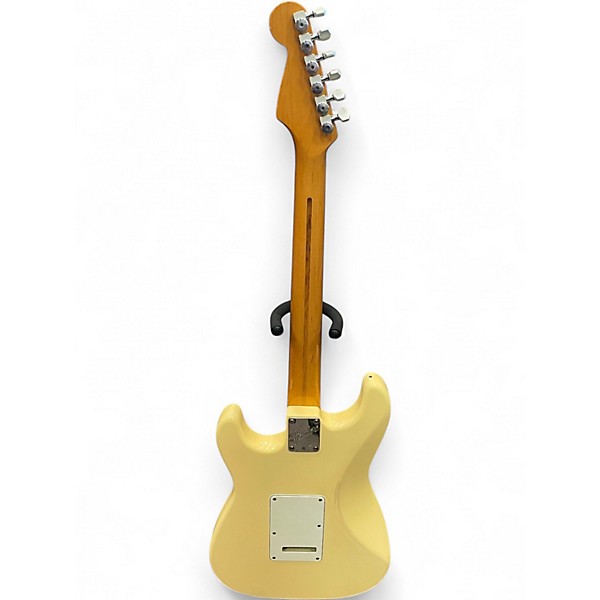 Vintage 1990s Fender Artist Series Jeff Beck Stratocaster Vintage White Solid Body Electric Guitar